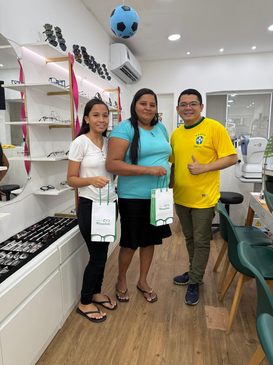 Clientes reais da Óptica Visualize